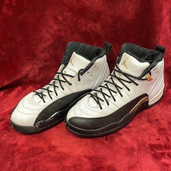 NIKE AIR JORDAN 12 RETRO - Picture 4 of 11